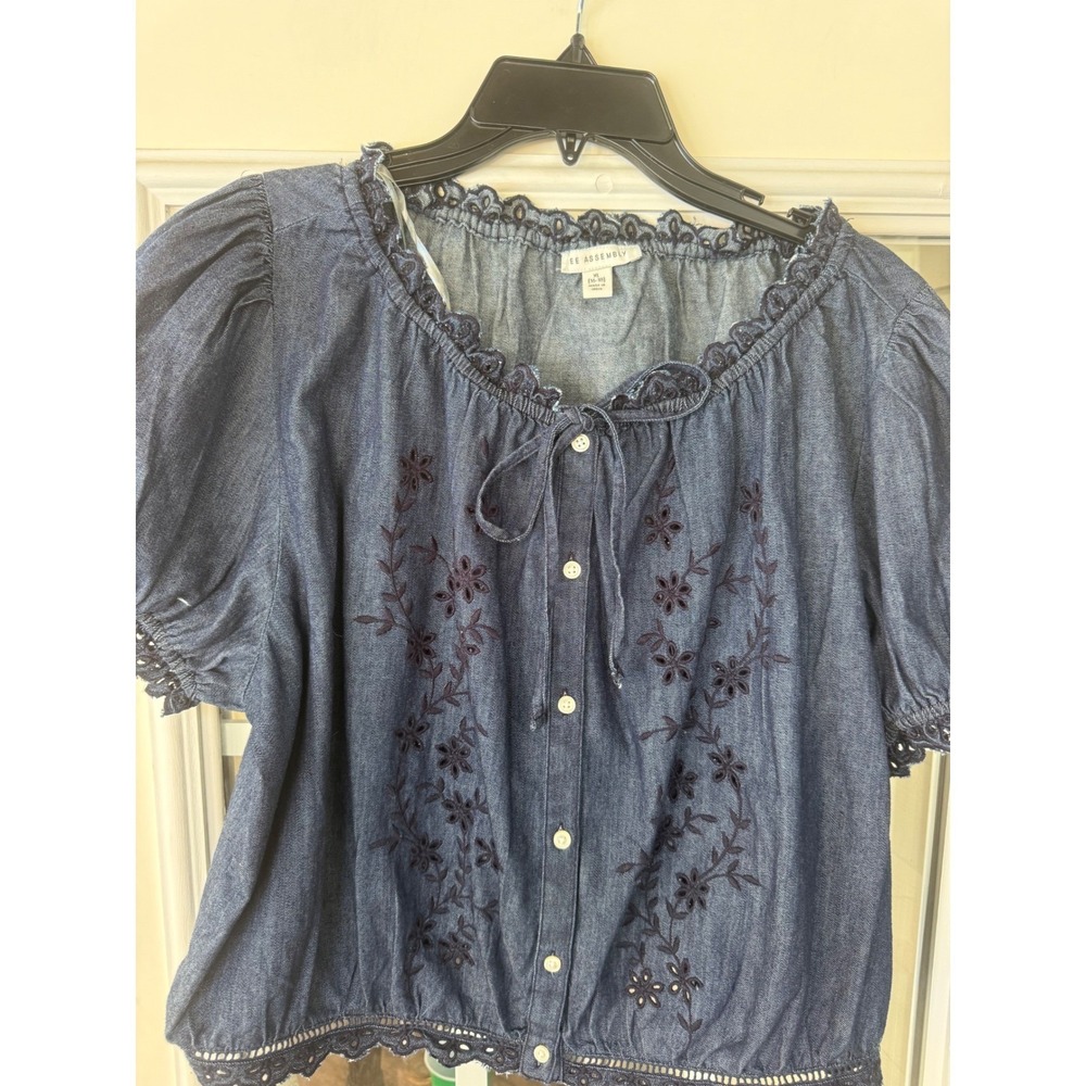 Free Assembly XXL peasant button down denim puff sleeve top embroidered flowers